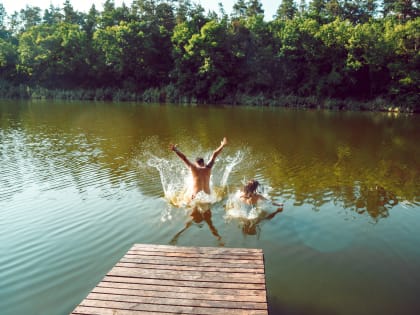 Гастроэнтеролог Вялов объяснил, почему нельзя плавать сразу после еды