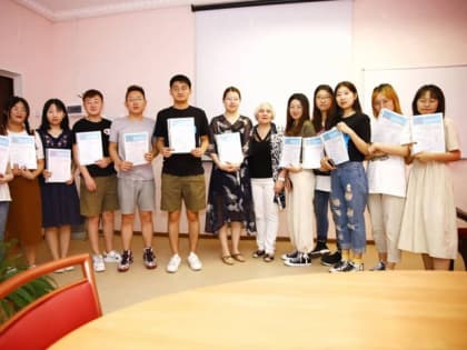 Китайские студенты получили сертификаты после годового обучения в ГГТУ