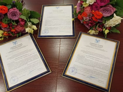 Вручение жилищных сертификатов ребятам из числа детей, оставшихся без попечения родителей