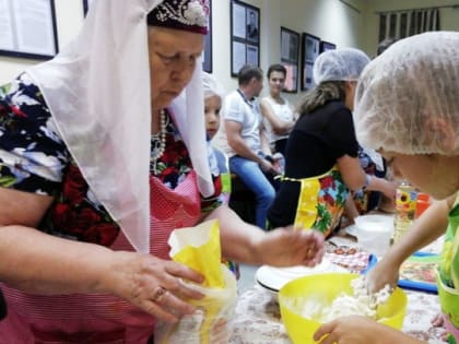 Двадцать шесть детей из пушкинской начальной школы – детского сада «Солнышко» приняли участие в кулинарном мастер-классе