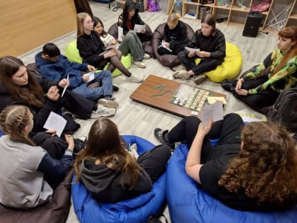 Партийцы организовали встречу с психологом: погружение в «Город разных»!