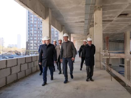 Владимир Волков проверил строительство новой школы на 1,5 тысячи мест Люберцах