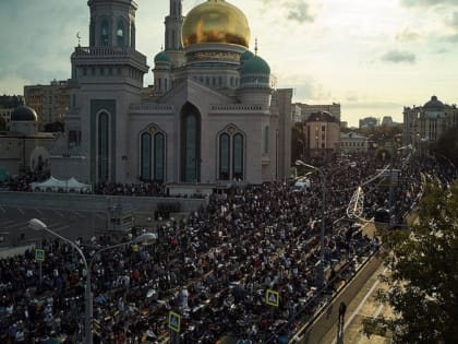 Засилье ислама? Да просто не хватает мечетей