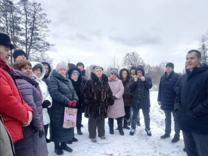 Владимир Волков обсудил с жителями концепцию благоустройства парка в деревне Люберец