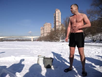 Врач рассказал о вреде нерегулярного закаливания