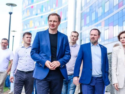 Красногорские единороссы проверили строительную готовность Детского клинического центра имени Леонида Рошаля