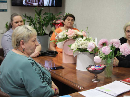 Сегодня Председатель Совета депутатов Мария Тарасова встретилась с активными неравнодушными инициативными жителями микрорайона Заречный