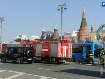 В центре Москвы сгорел автобус