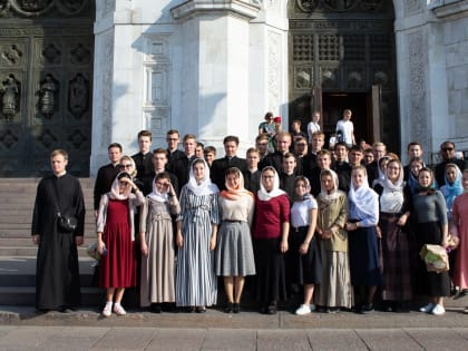 Прикосновение к святыням Москвы. Новопоступившие студенты МДА совершили паломническую поездку