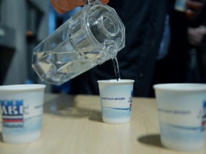 Врач рассказала, почему пить воду с утра опасно для здоровья