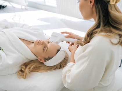 Косметолог Богачёва назвала бьюти-процедуру, с которой нужно быть осторожным