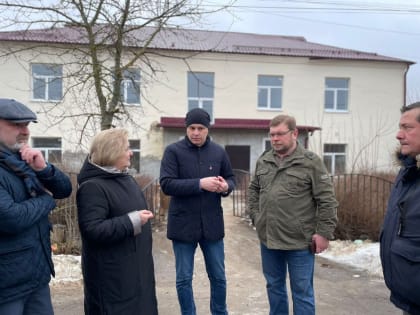 Депутат Московской областной Думы Татьяна Сердюкова проверила ход завершения ремонта поликлиники в Колюбакино