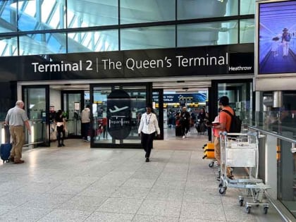 «Сами себе яму выкопали»: россияне о жалобах европейских авиакомпаний на трудности с рейсами