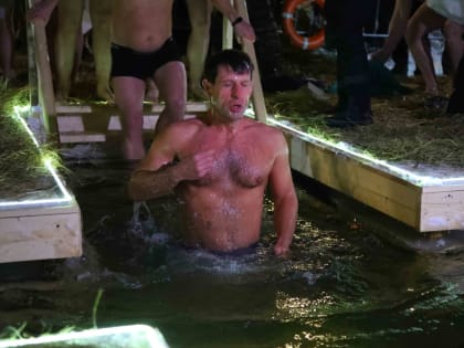 Спасатели призвали жителей Люберец соблюдать правила безопасности при купании в проруби