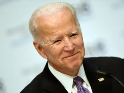 Джо Байдену предложили уйти в отставку в пользу Камалы Харрис