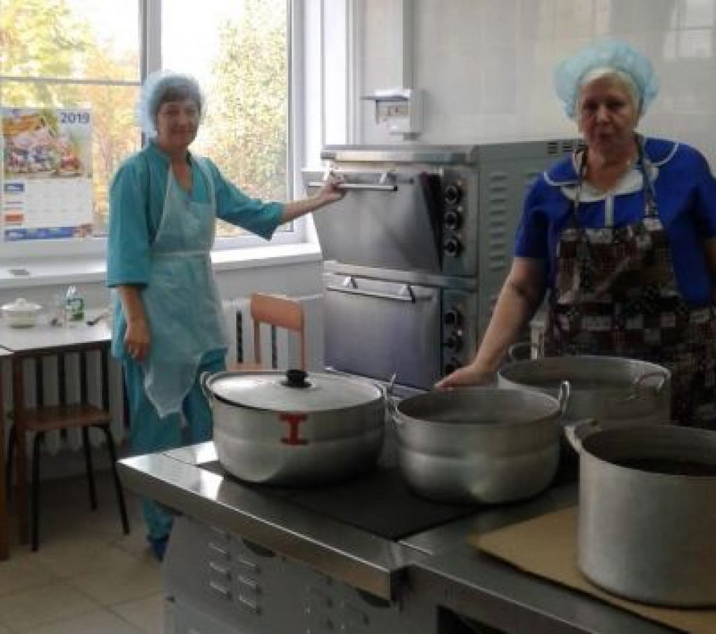 Пищеблок трейлер. Маша Стяжкина пищеблок. Пищеблок Анна Ивановна. Самыгина Анна Ивановна пищеблок. Саша пищеблок.