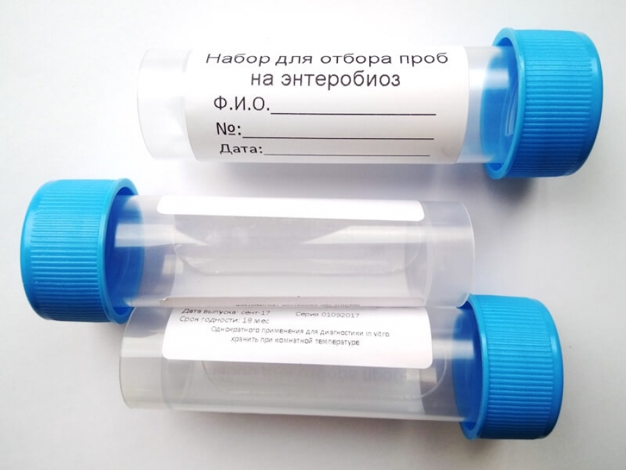 сбор энтеробиоз. обследование на гельминтозы. сбор энтеробиоз. шпатель для соскоба на энтеробиоз.