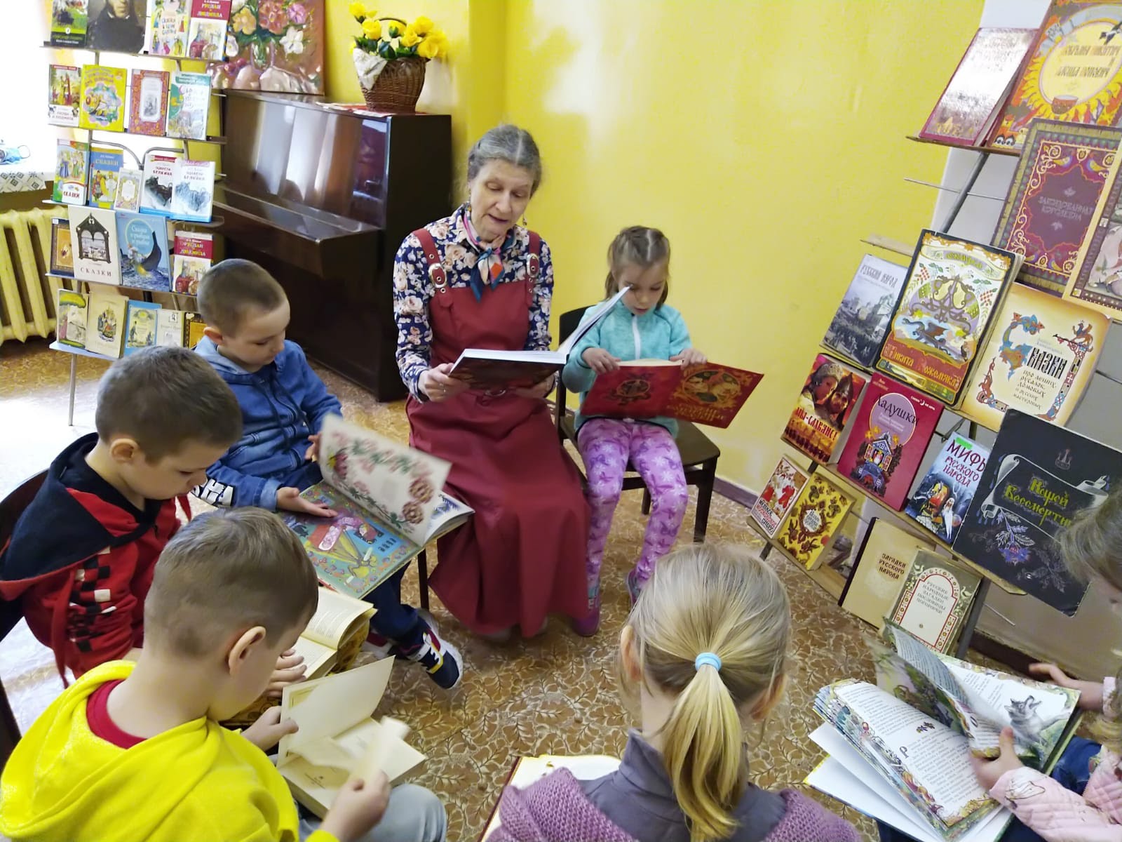 Родник кружка. Детский литературный кружок. Кружок Родник. Кружок фотографии. Библиотека Королев.