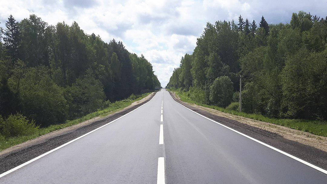 Дорога с тротуаром. Красивые подмосковные дороги. Дороги подмосковья спортивные объекты. Русское шоссе. Подмосковных дорог.