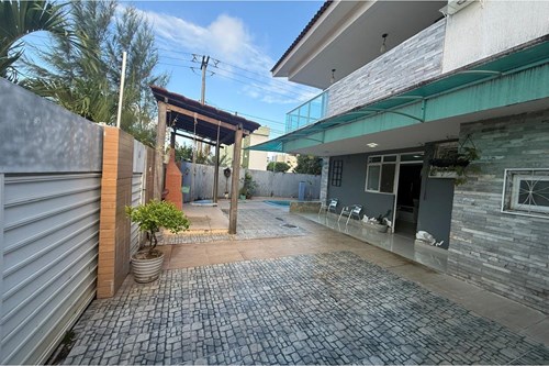 Casa Moderna à Venda no Portal do Sol