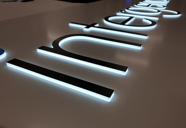 Signage Maker 3d signage in dubai