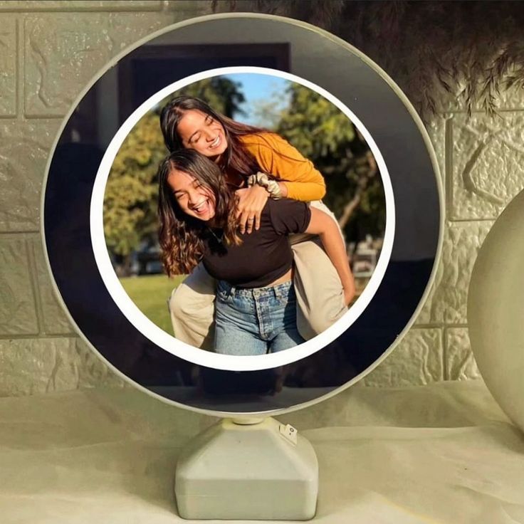 مرايات سحرية