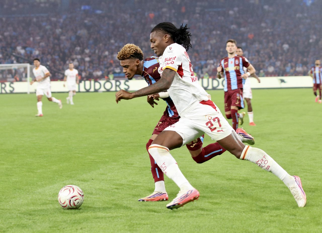 Trabzonspor, Galatasaray'ı 4-0 Mağlup Etti
