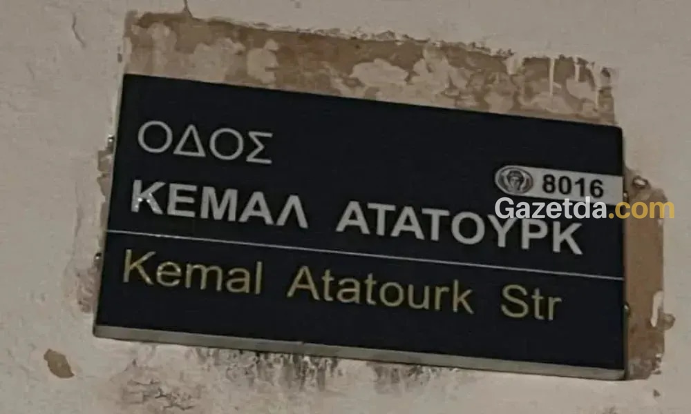 AKEL: İsim değişikliği iki tarafı da zor durumda bırakır