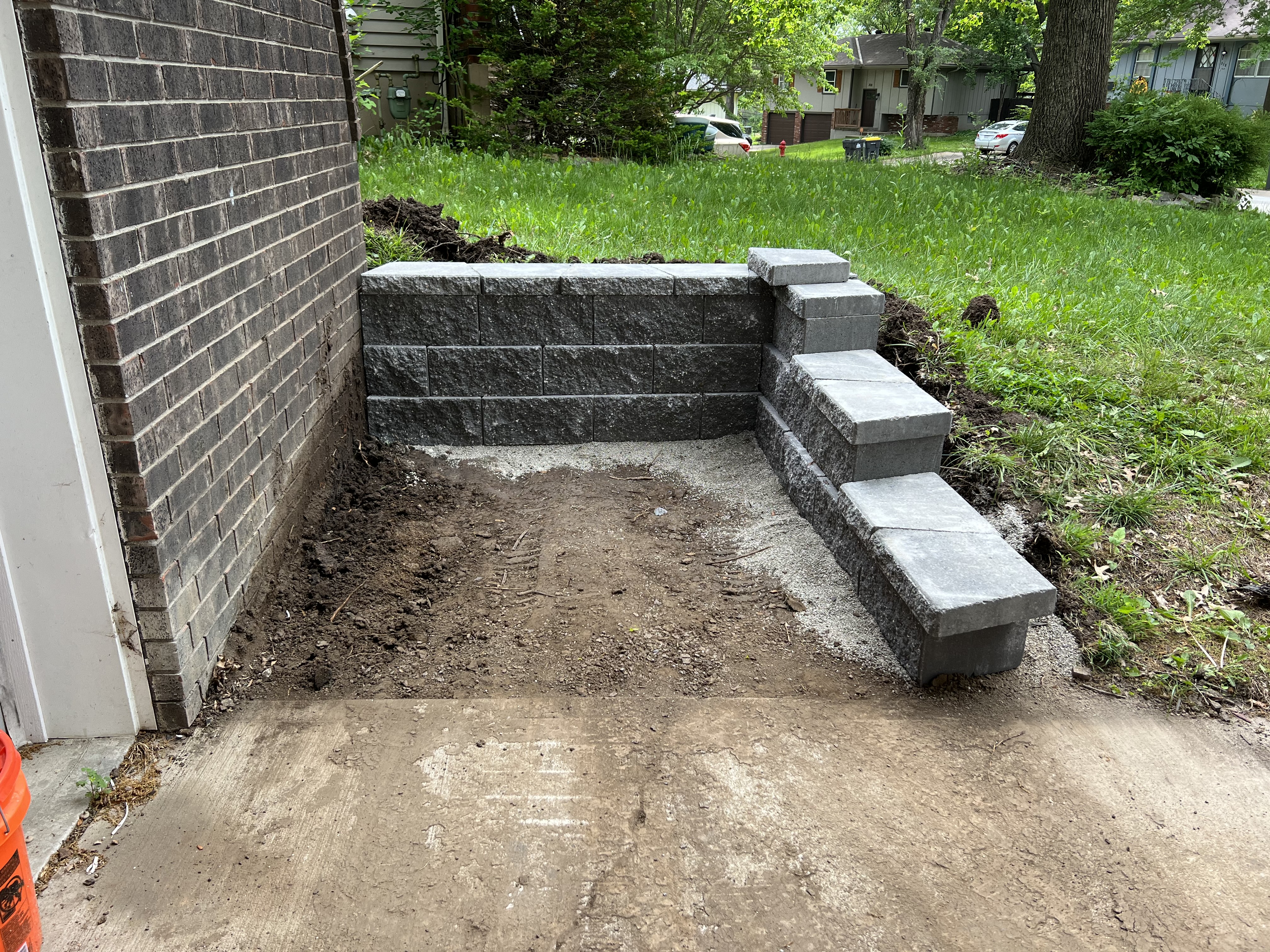 Retaining wall