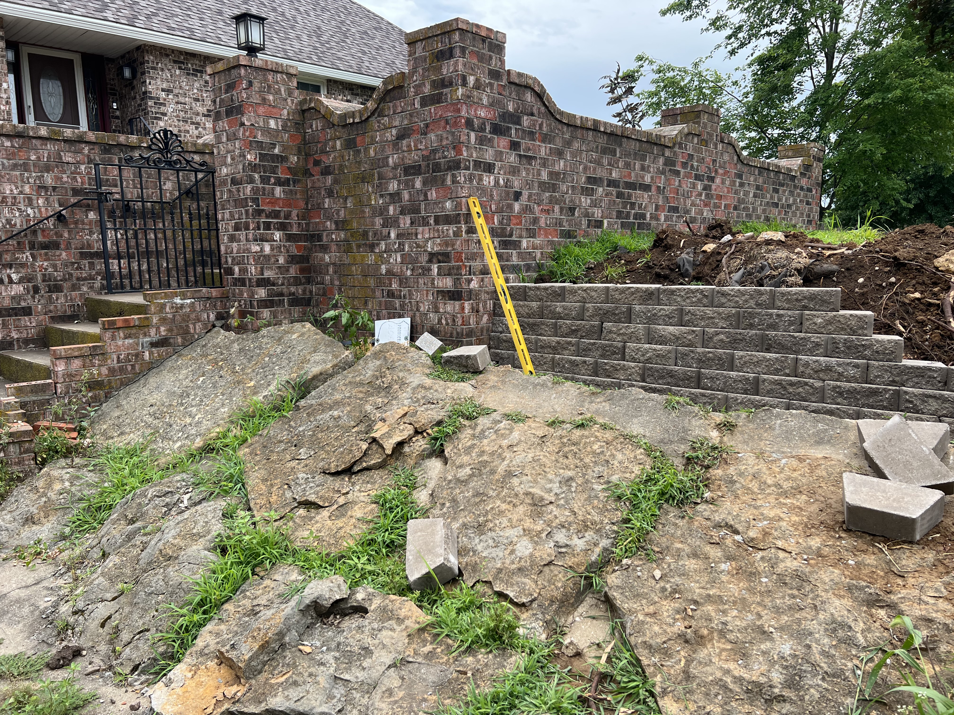 Retaining wall