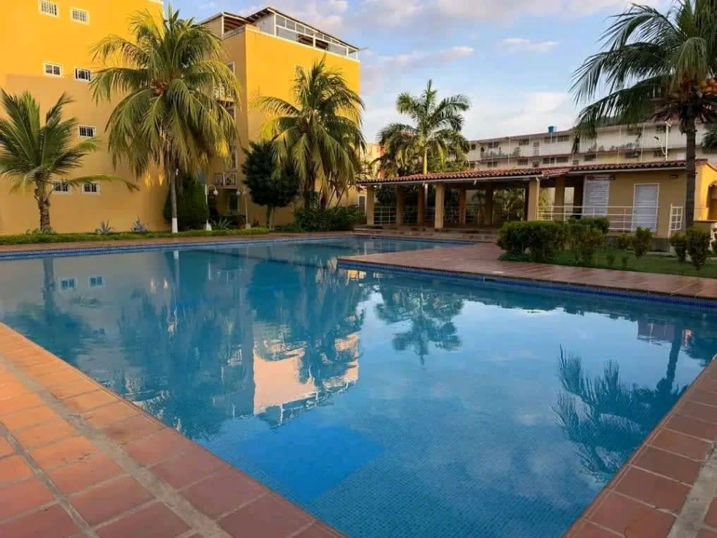 Foto 2 de Vendo moderno apartamento CR Parque Guaraguao