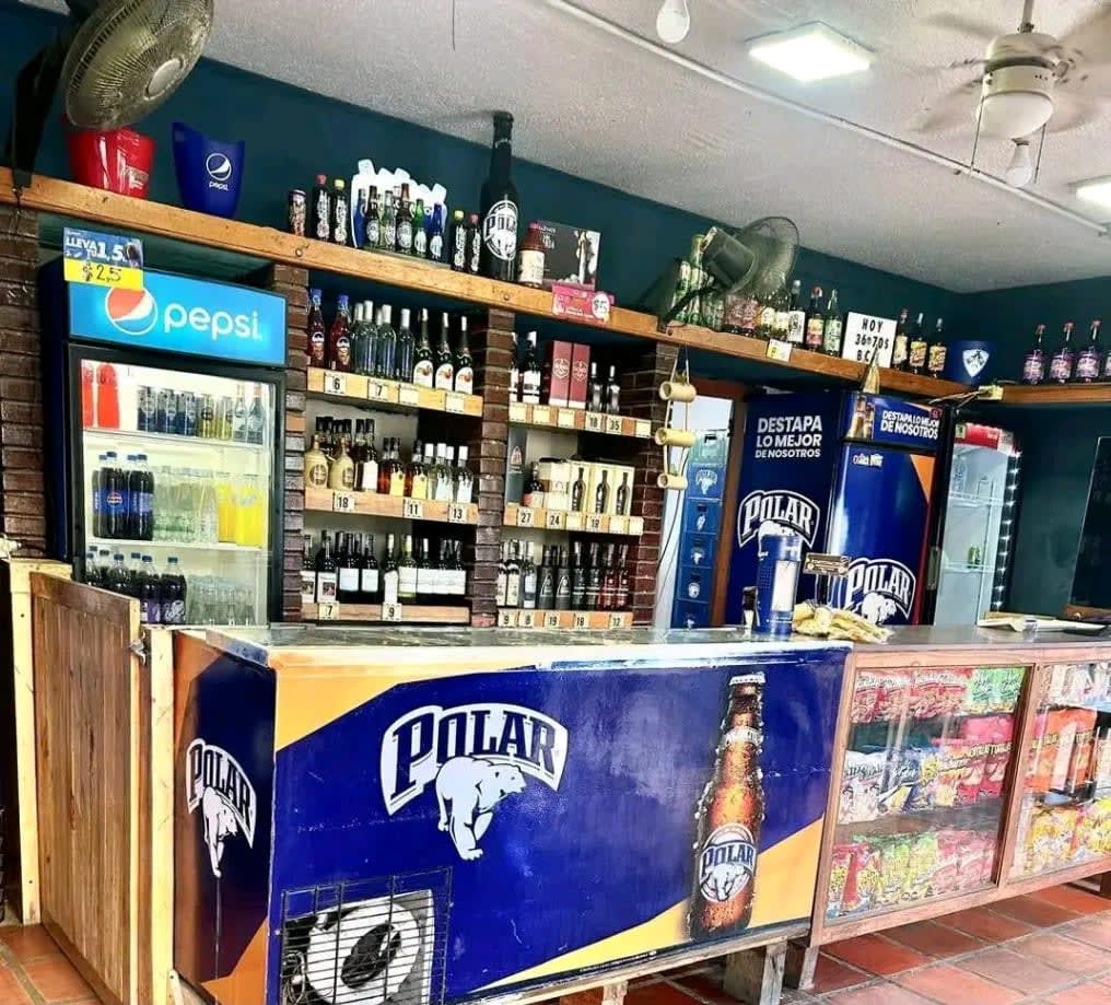 Foto 3 de Vendo fondo de comercio de Licorería en Lecheria