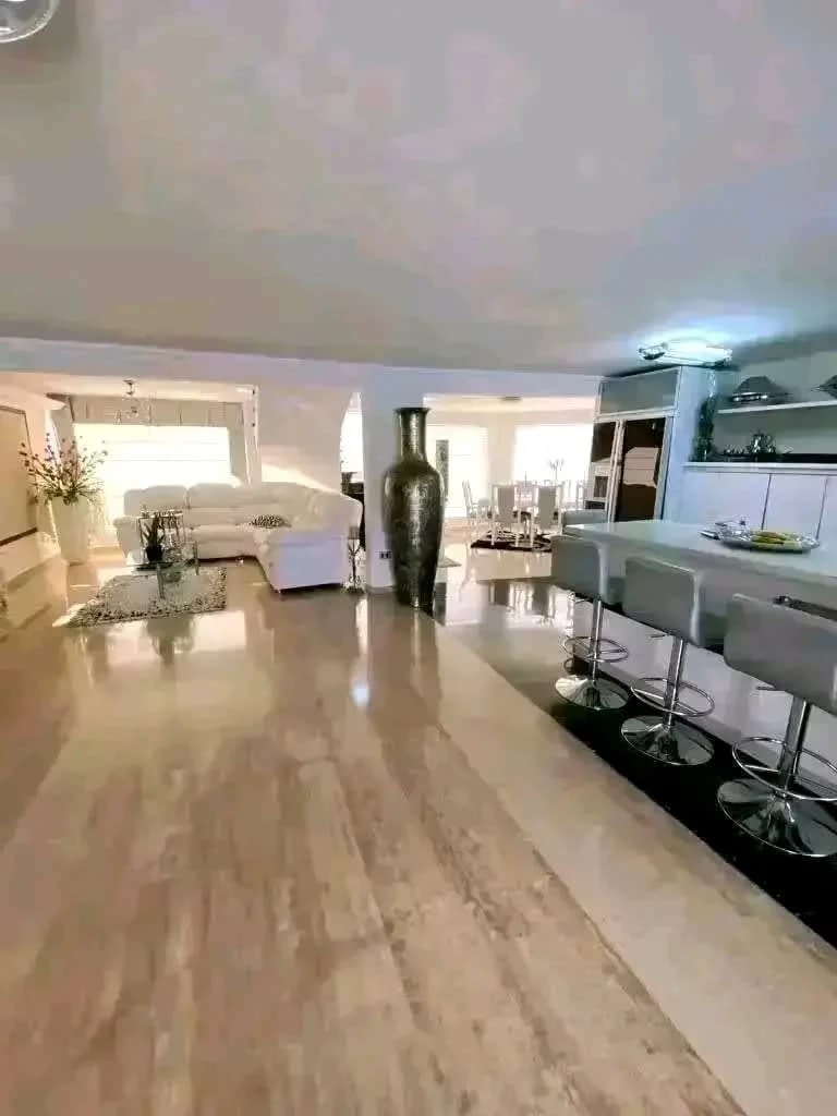 Foto 4 de Exlusiva Casa Bote en Abanico