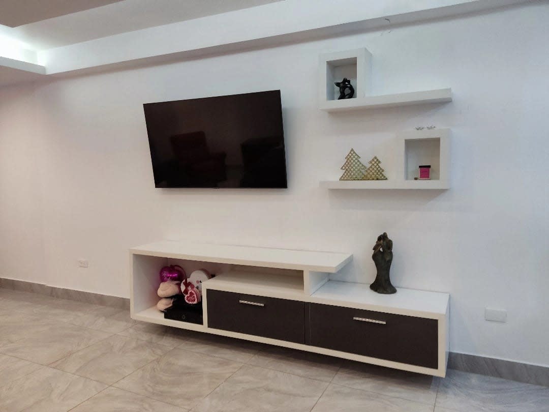 Casa en venta en Lechería (Casco central), foto 2 de 12