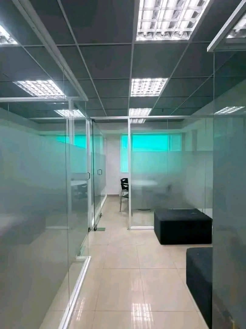 Oficina en venta en Lechería (C.E.L), foto 3 de 8