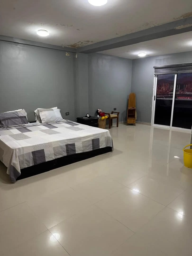 Casa en venta en Valencia (URB Monte Sinaí), foto 5 de 8