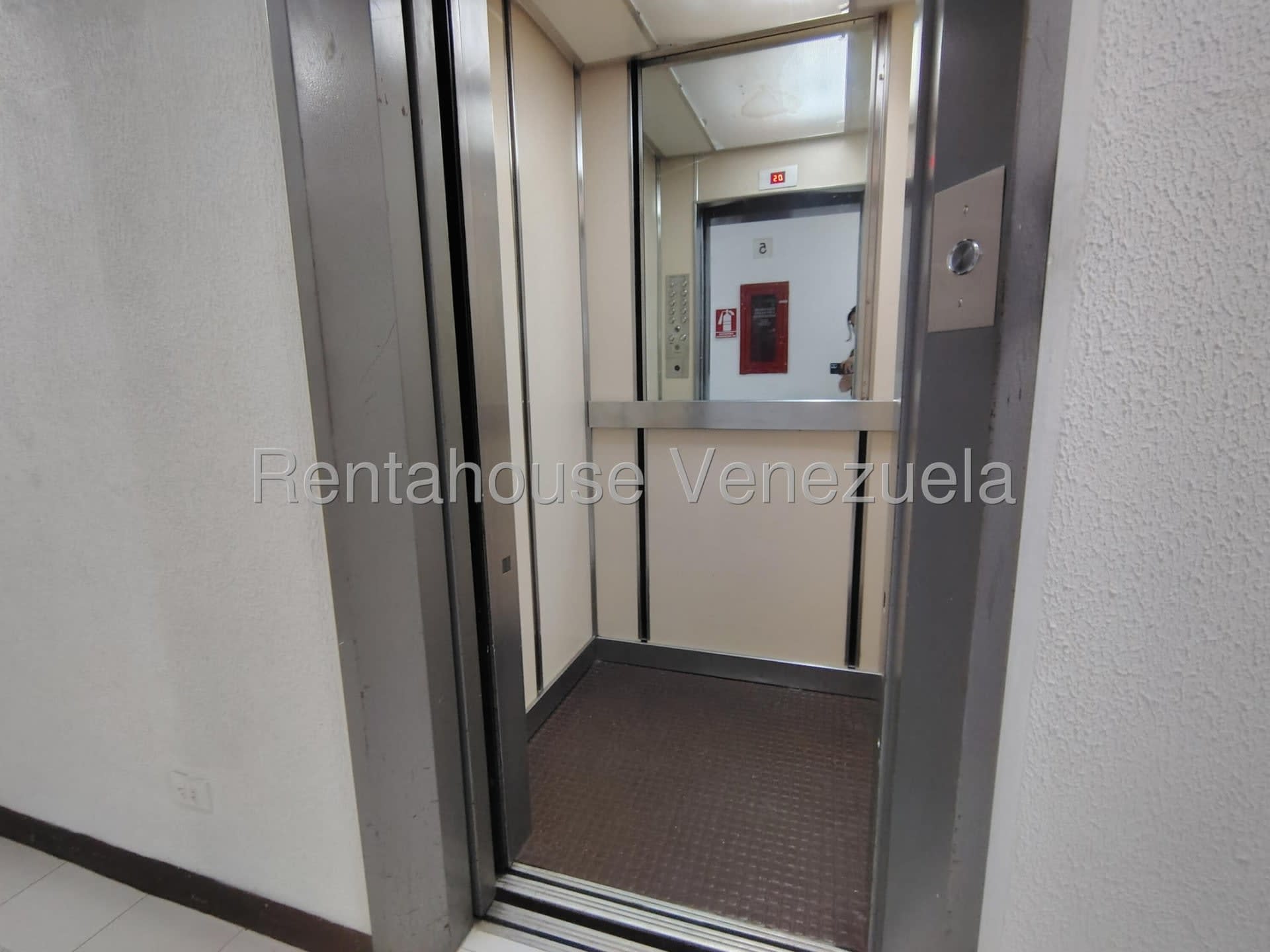 Apartamento en venta en Caracas (Guaicay), foto 3 de 12