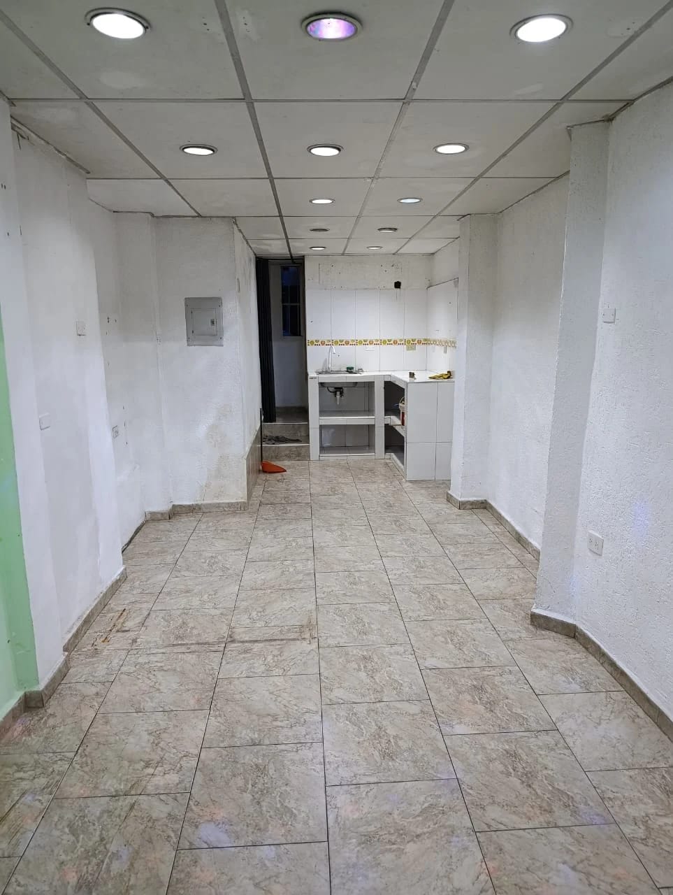 Local comercial en alquiler en Valencia (Urbanizacion La Esmeralda), foto 2 de 4