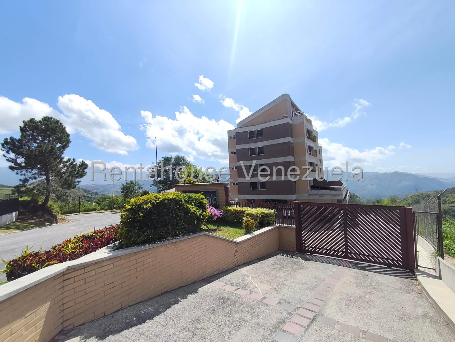 Apartamento en venta en Caracas (La Lagunita Country Club), foto 1 de 12
