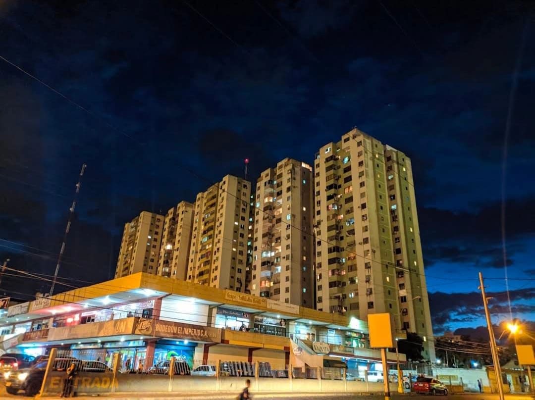 Apartamento en venta en Lechería, foto 2 de 12