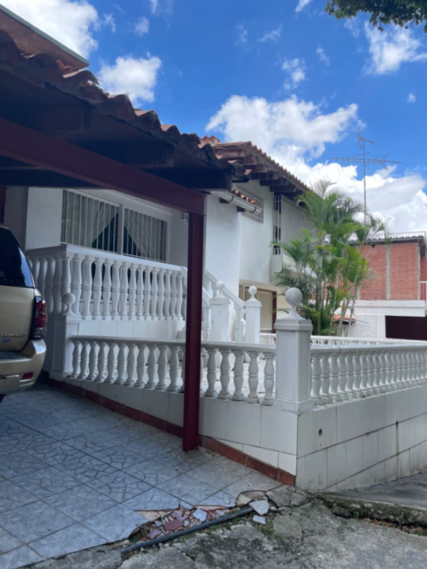 Casa en venta en Caracas (Av. Principal de Lomas de Chuao), foto 2 de 12
