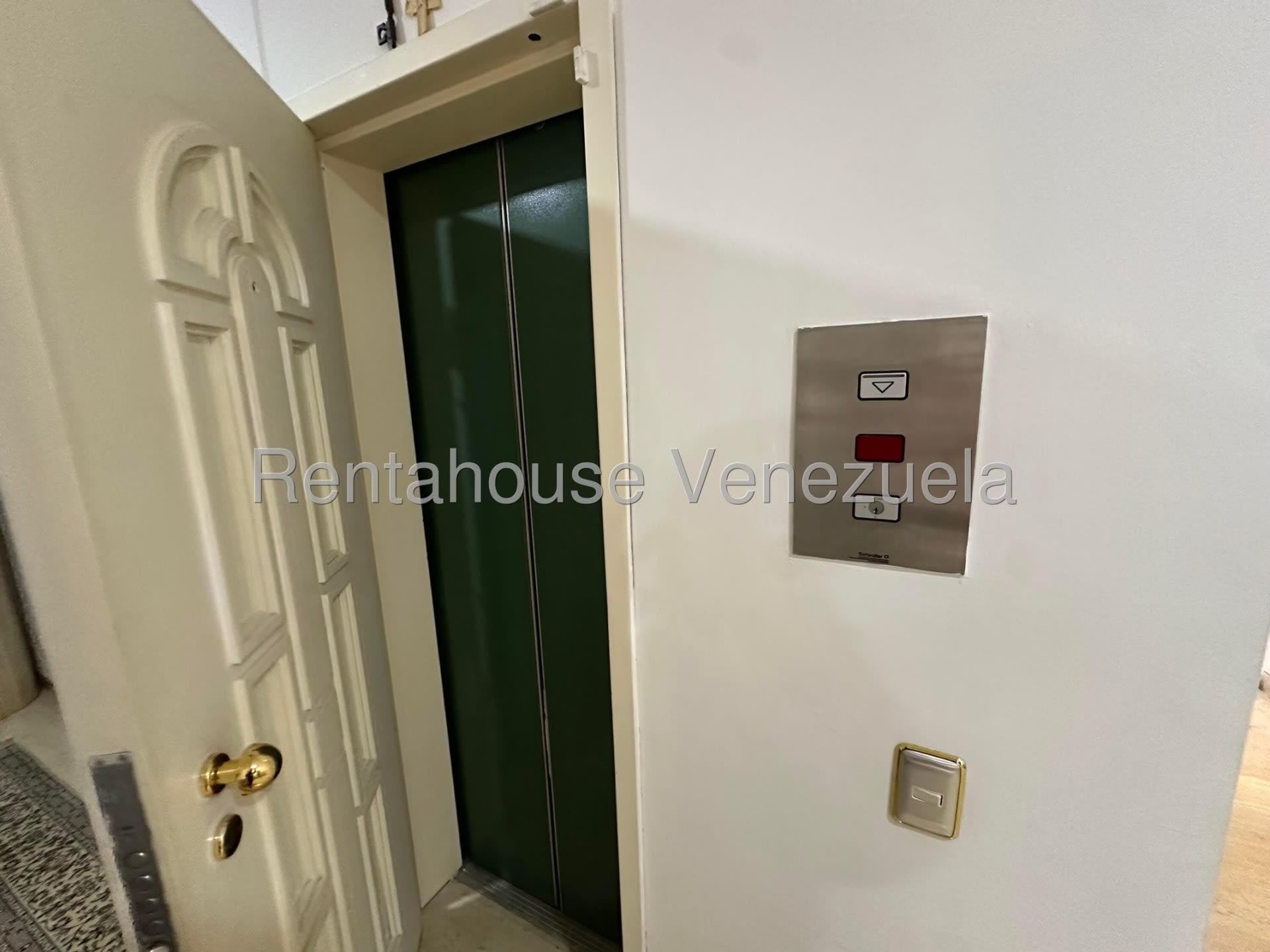 Apartamento en alquiler en Caracas (Colinas de Valle Arriba), foto 4 de 12