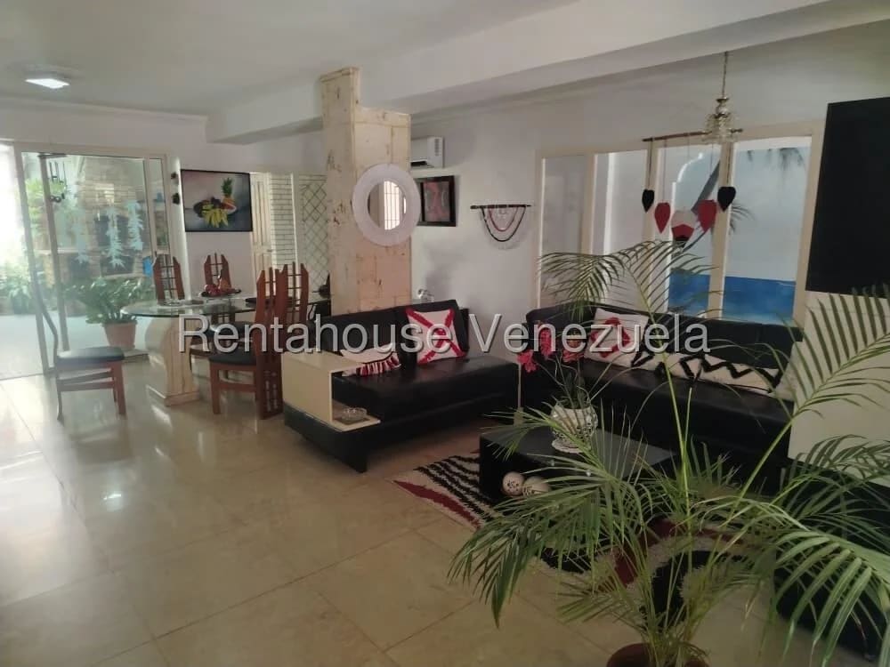 Casa en venta en Cabudare (Urb Roca del Valle), foto 2 de 12