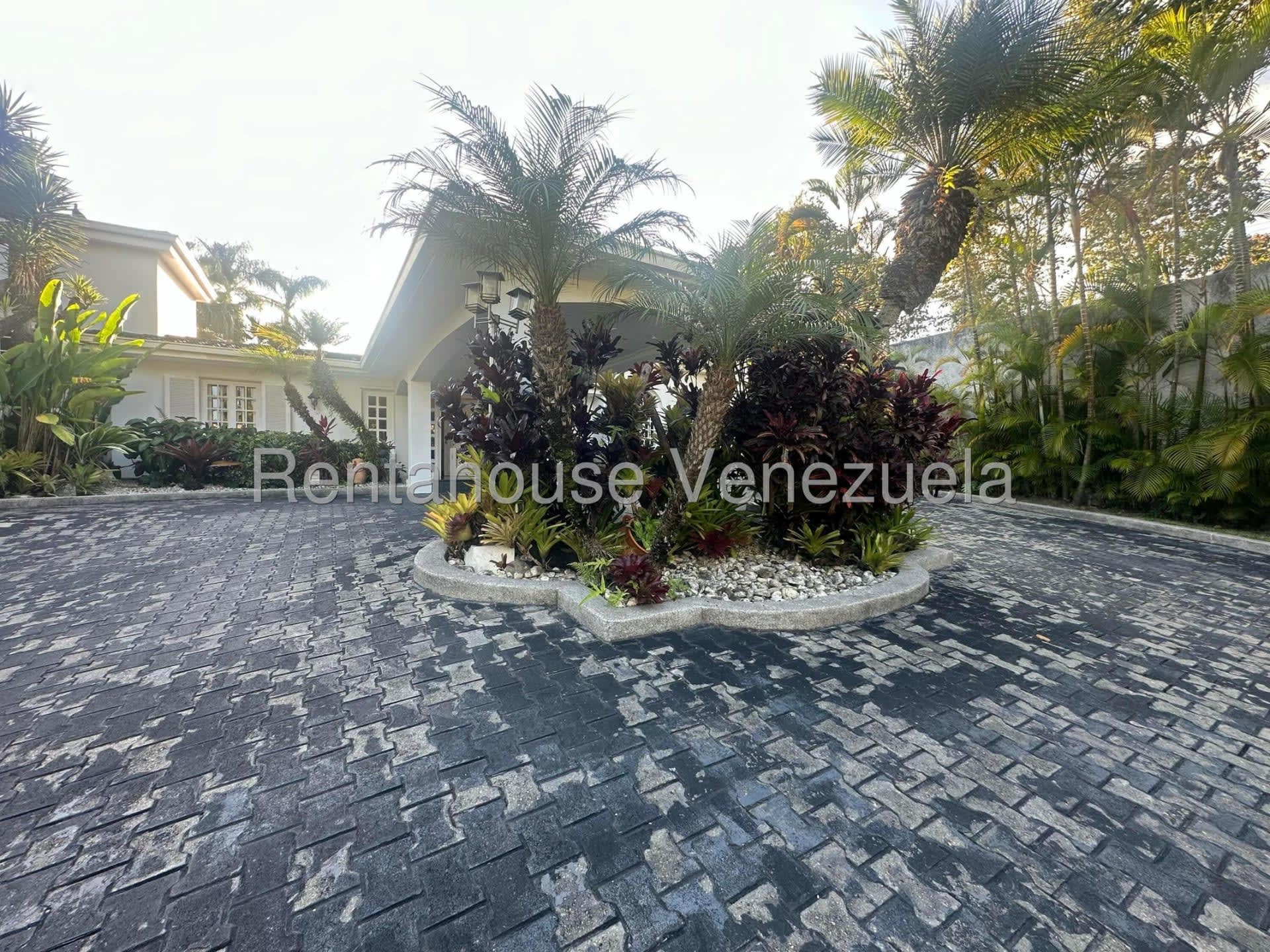 Casa en alquiler en Caracas (La Lagunita Country Club), foto 2 de 12