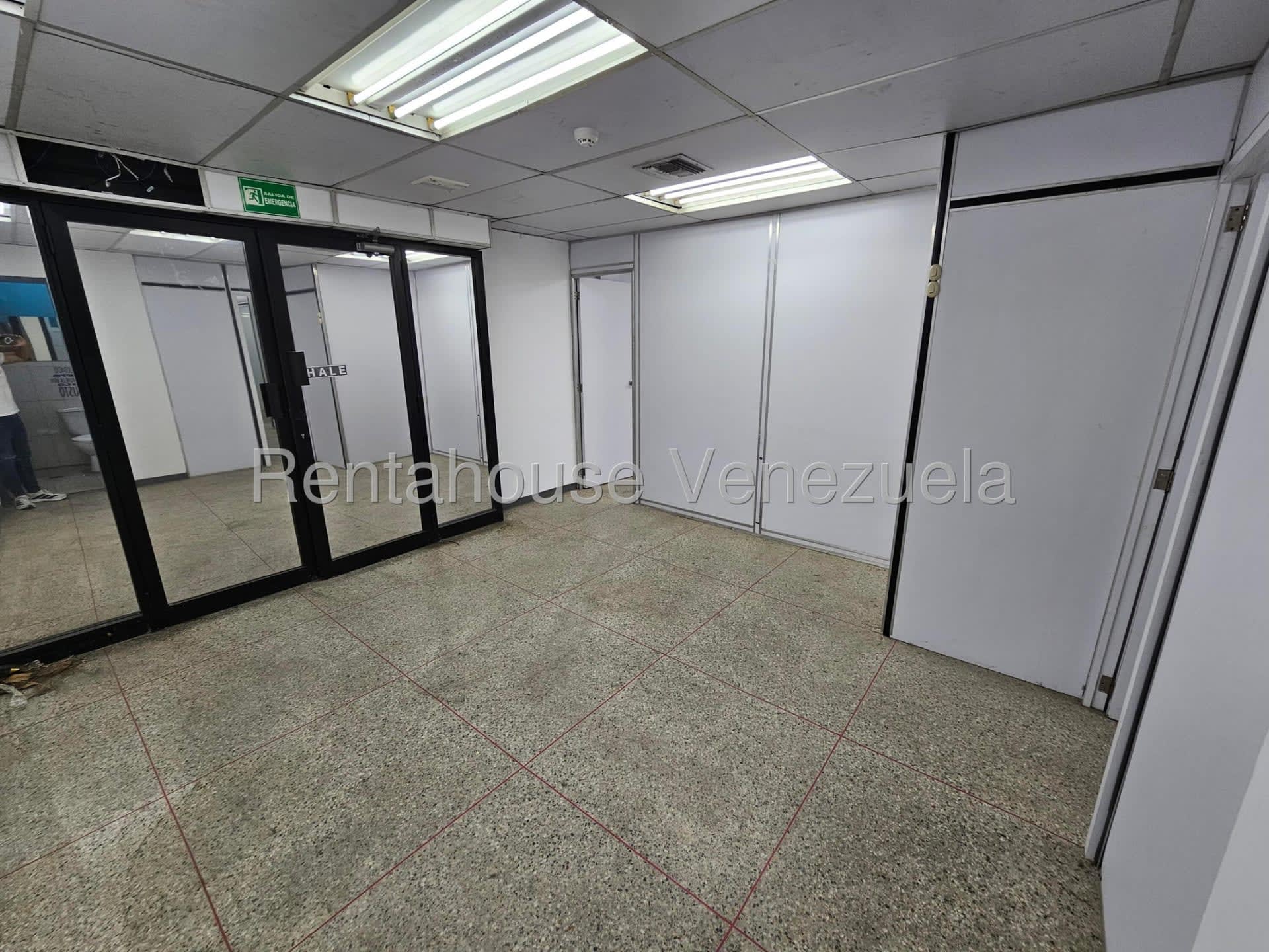 Local comercial en alquiler en Caracas (La Urbina), foto 3 de 12
