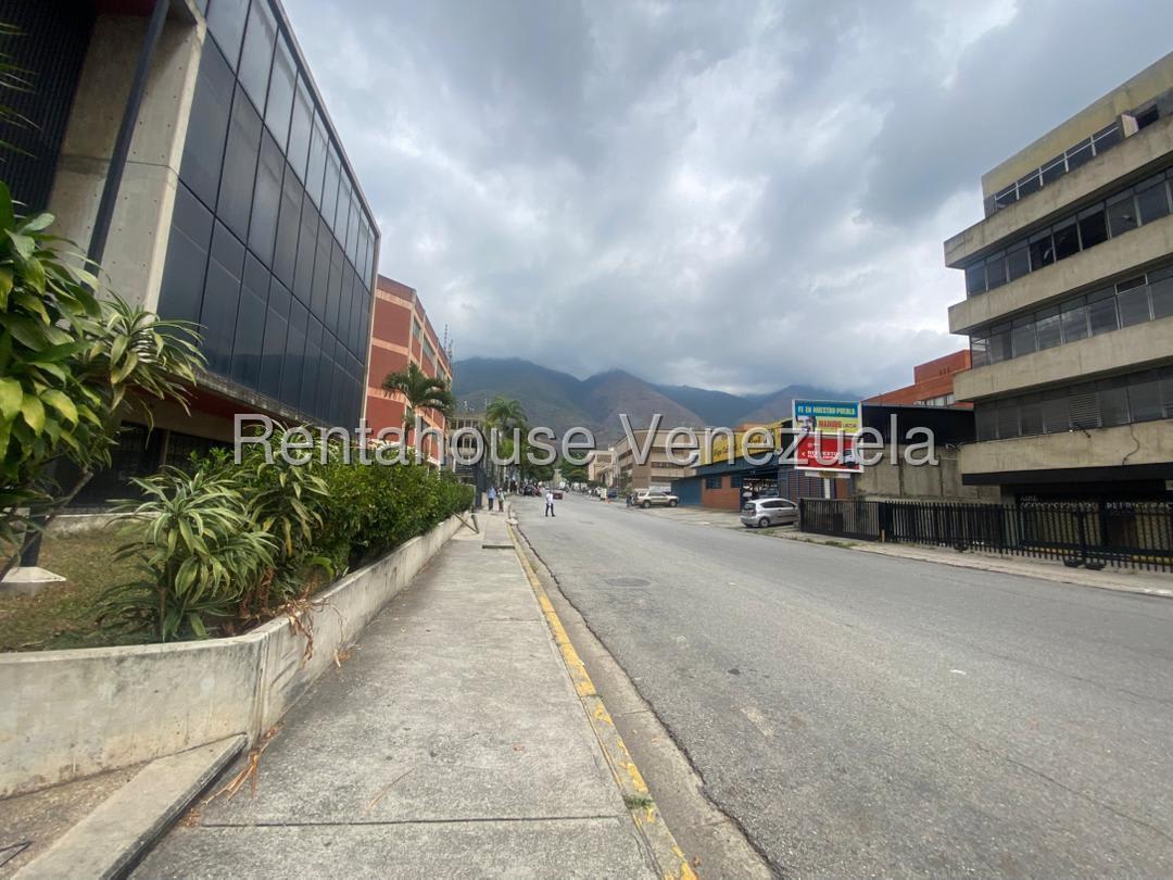 Local comercial en venta en Caracas (La Urbina), foto 4 de 12