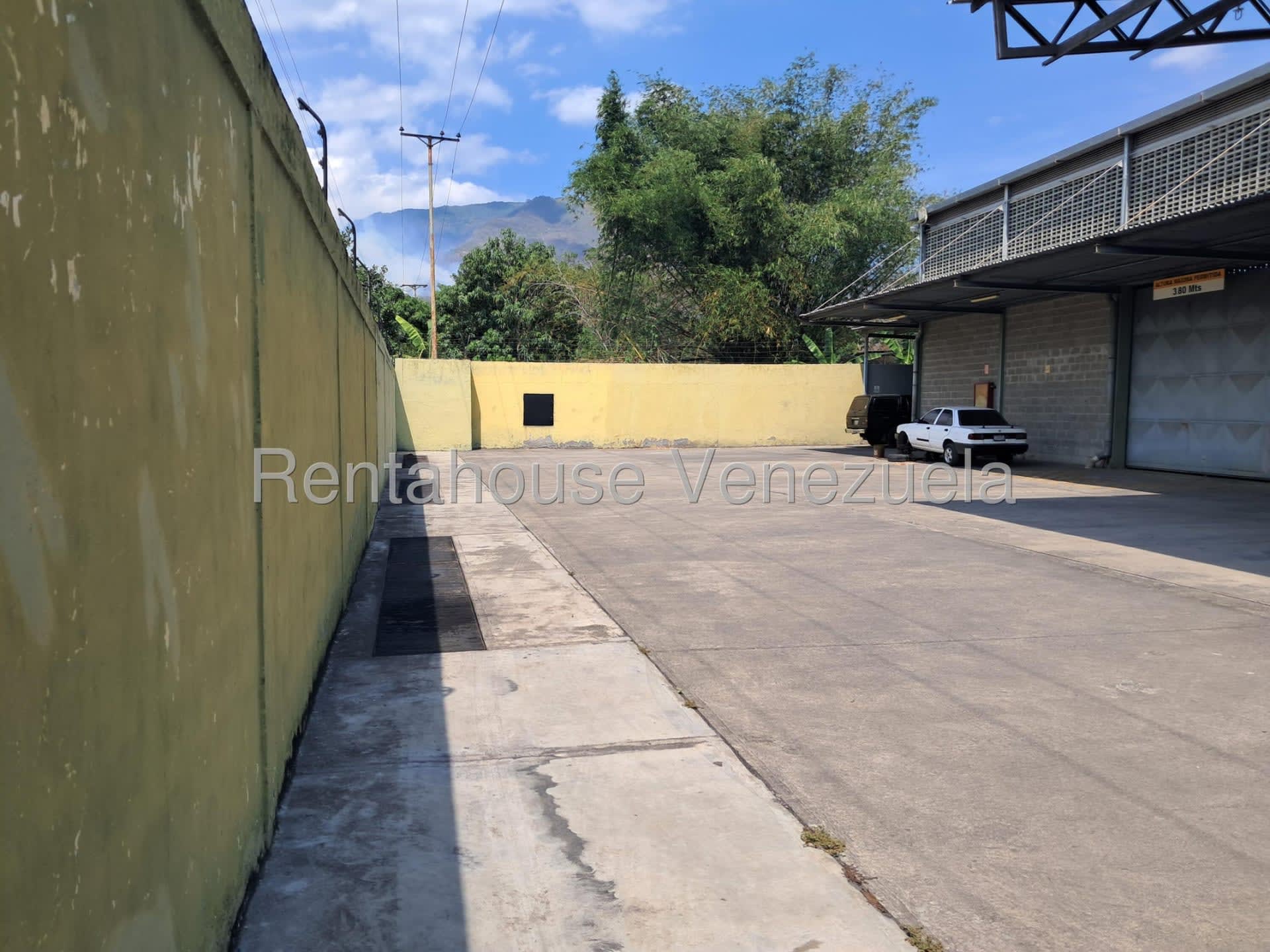 Local comercial en alquiler en Guatire (Valle Arriba), foto 2 de 12