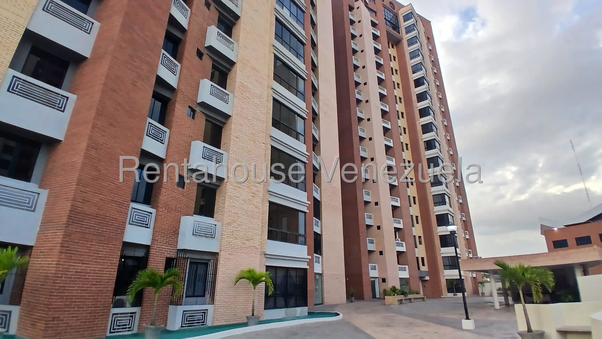 Apartamento en venta en Barquisimeto (Triangulo del Este), foto 2 de 12