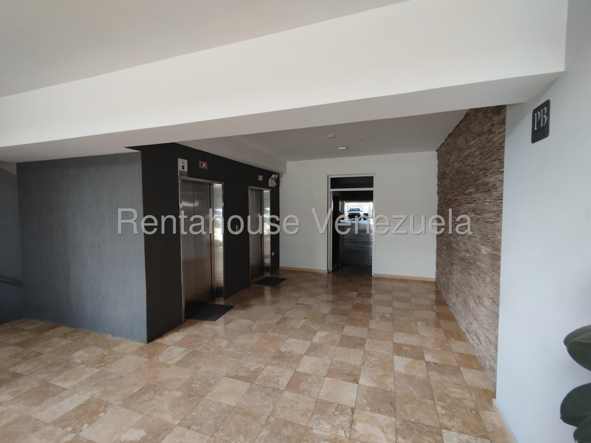 Apartamento en venta en Barquisimeto (Triangulo del Este), foto 2 de 12