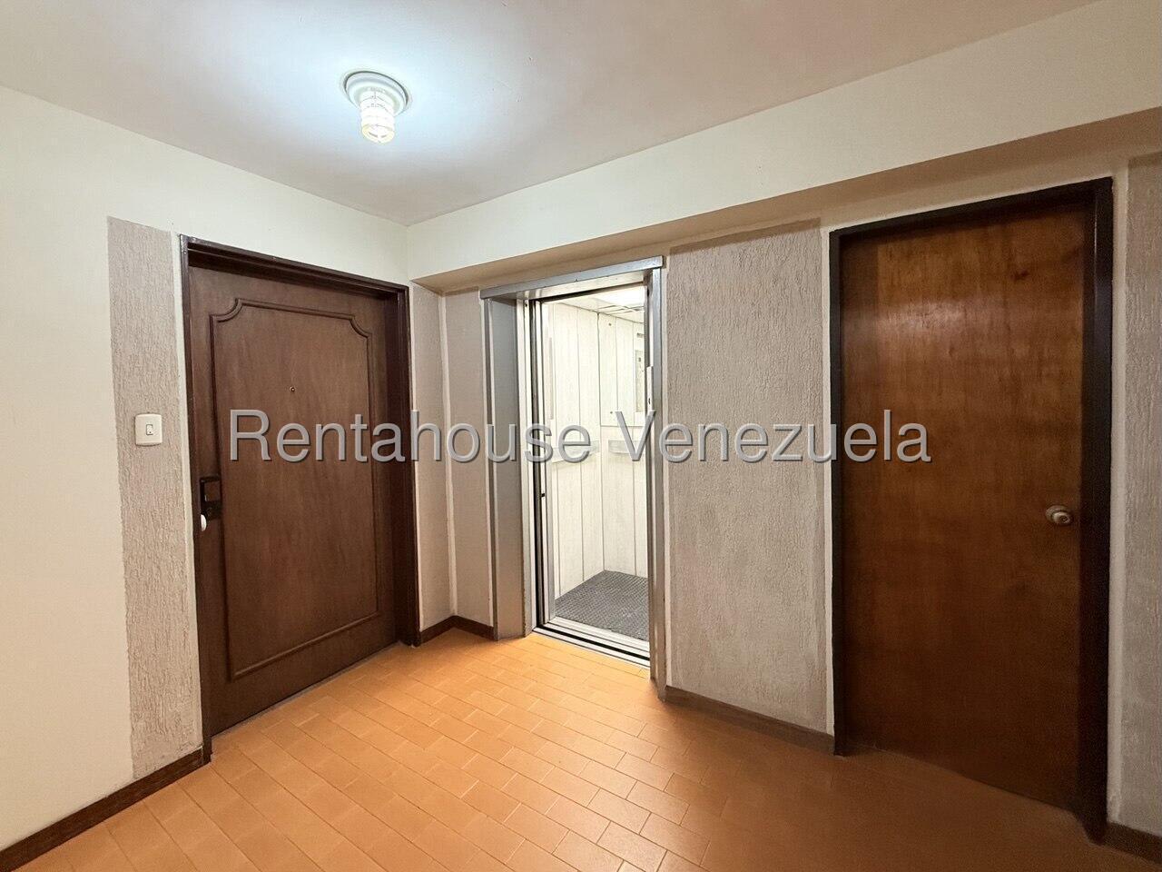 Apartamento en venta en Barquisimeto (Parroquia Santa Rosa), foto 2 de 12
